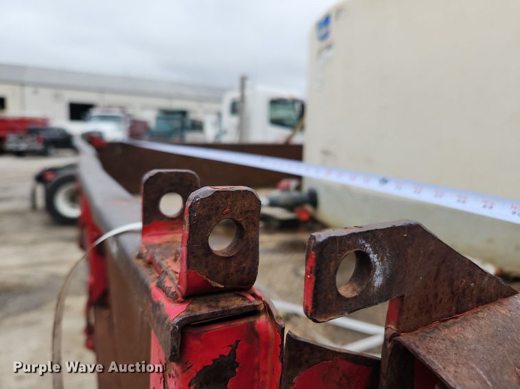 image for item LX9583 2003 International 4300  dump flatbed truck