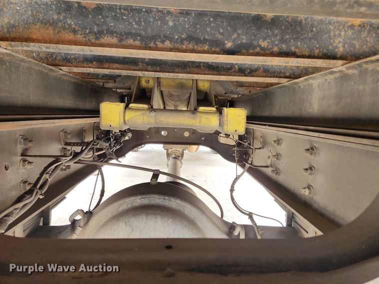 image for item LX9583 2003 International 4300  dump flatbed truck