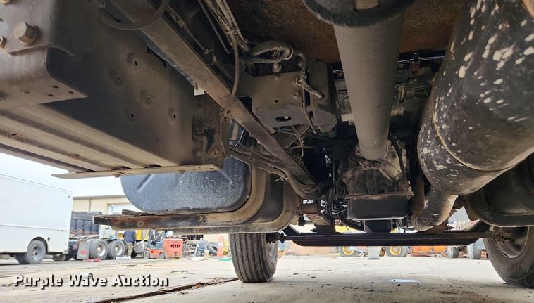 image for item LX9583 2003 International 4300  dump flatbed truck