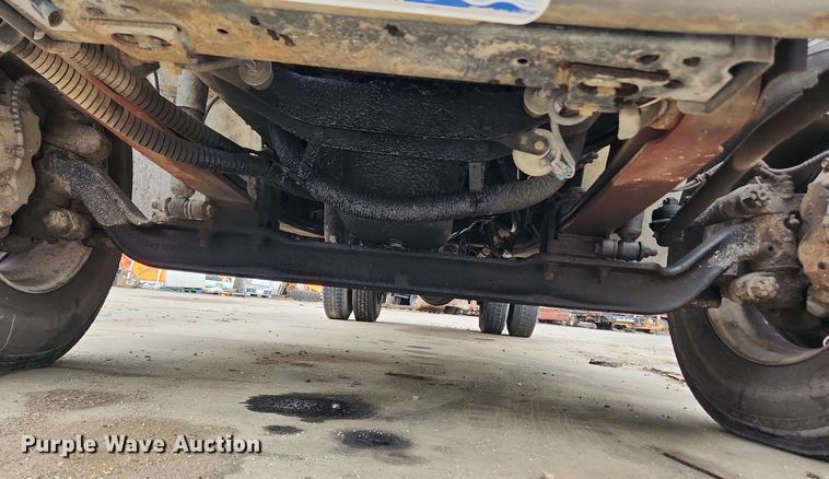 image for item LX9583 2003 International 4300  dump flatbed truck