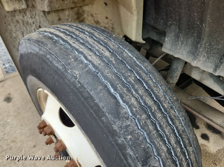 image for item LX9583 2003 International 4300  dump flatbed truck