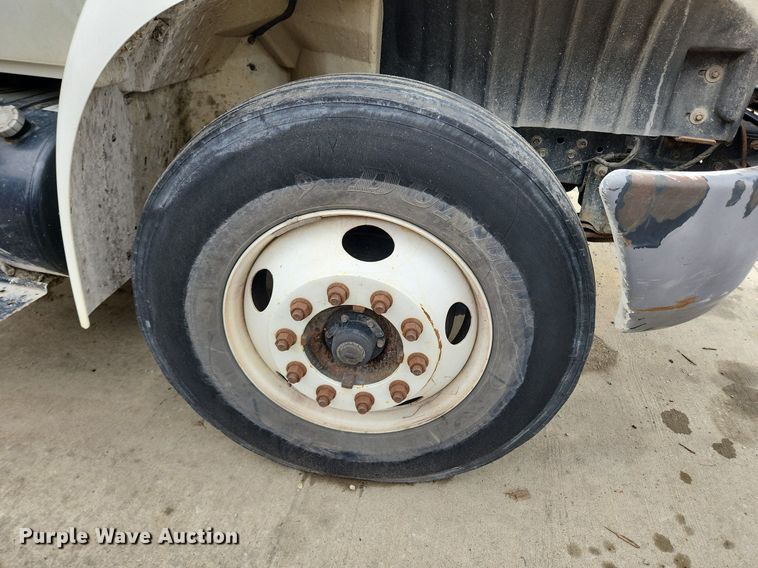 image for item LX9583 2003 International 4300  dump flatbed truck