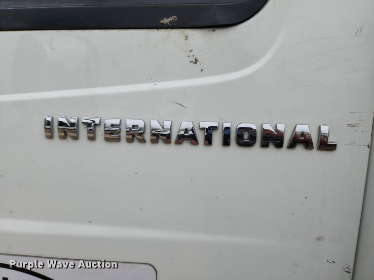 image for item LX9583 2003 International 4300  dump flatbed truck