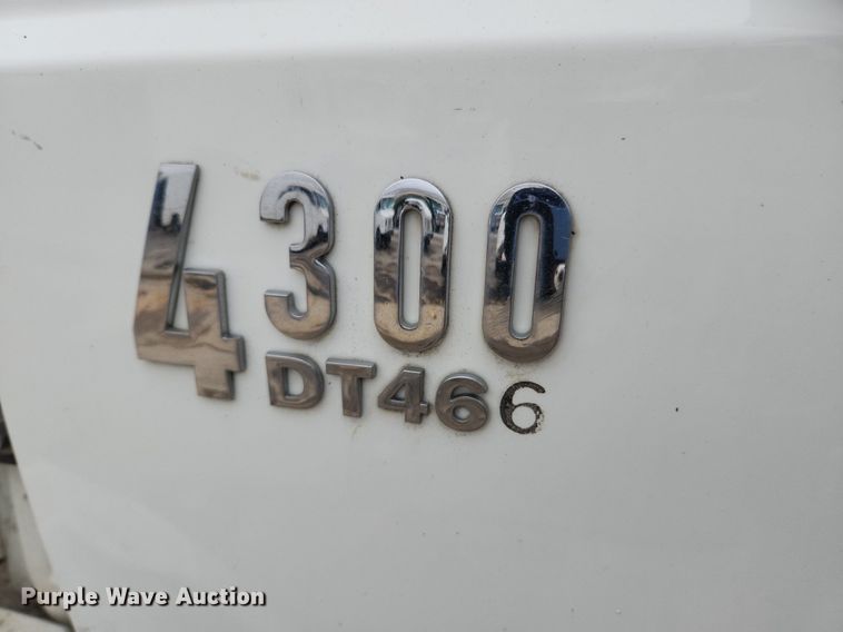 image for item LX9583 2003 International 4300  dump flatbed truck