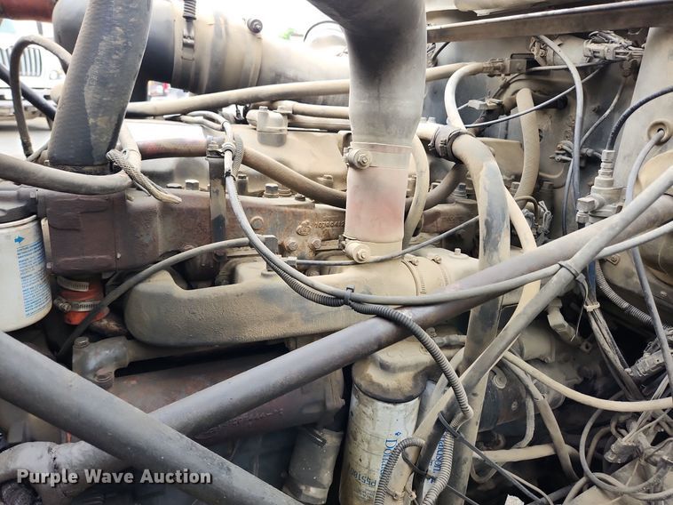 image for item LX9584 1991 Mack RD690S  dump truck