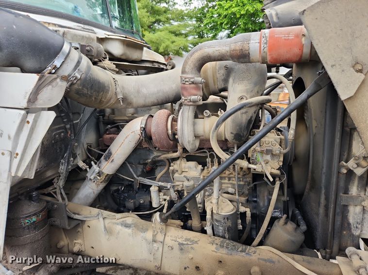 image for item LX9584 1991 Mack RD690S  dump truck