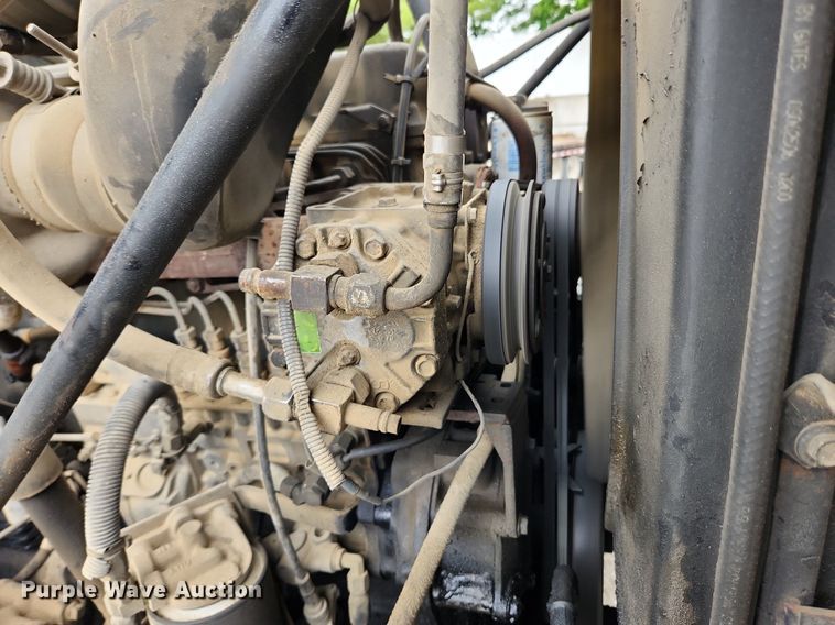 image for item LX9584 1991 Mack RD690S  dump truck