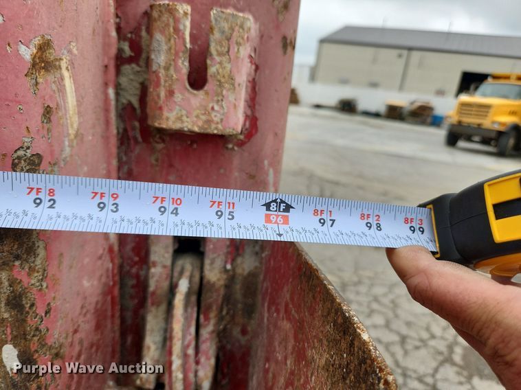 image for item LX9584 1991 Mack RD690S  dump truck