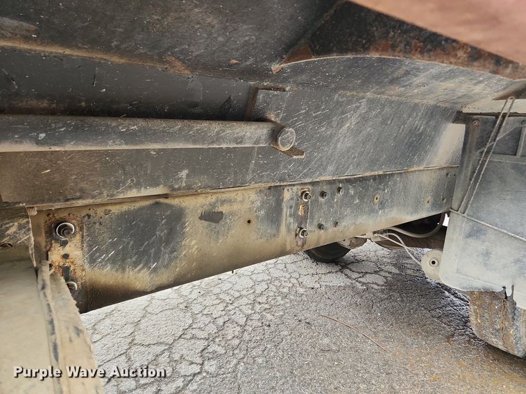 image for item LX9584 1991 Mack RD690S  dump truck