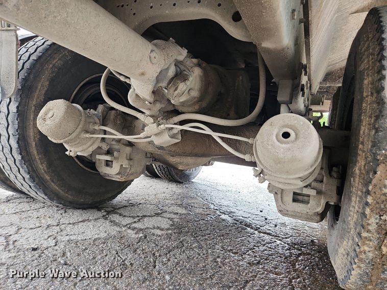 image for item LX9584 1991 Mack RD690S  dump truck