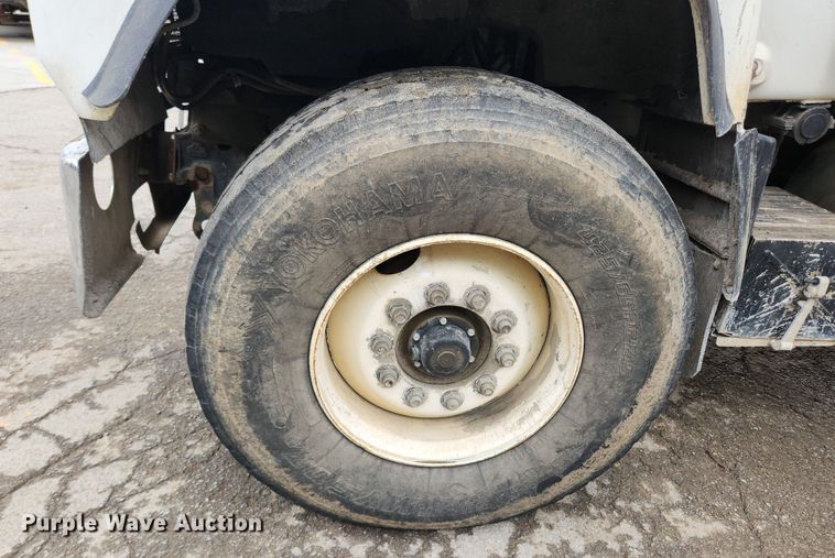 image for item LX9584 1991 Mack RD690S  dump truck