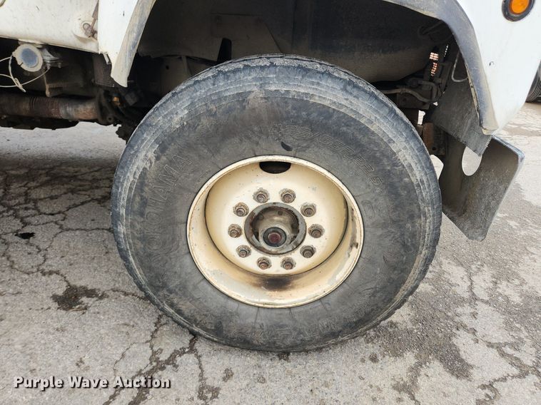 image for item LX9584 1991 Mack RD690S  dump truck