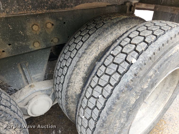 image for item LX9584 1991 Mack RD690S  dump truck