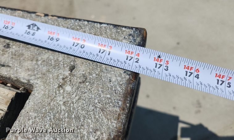 image for item LX9588 1992 Ford F700  flatbed truck