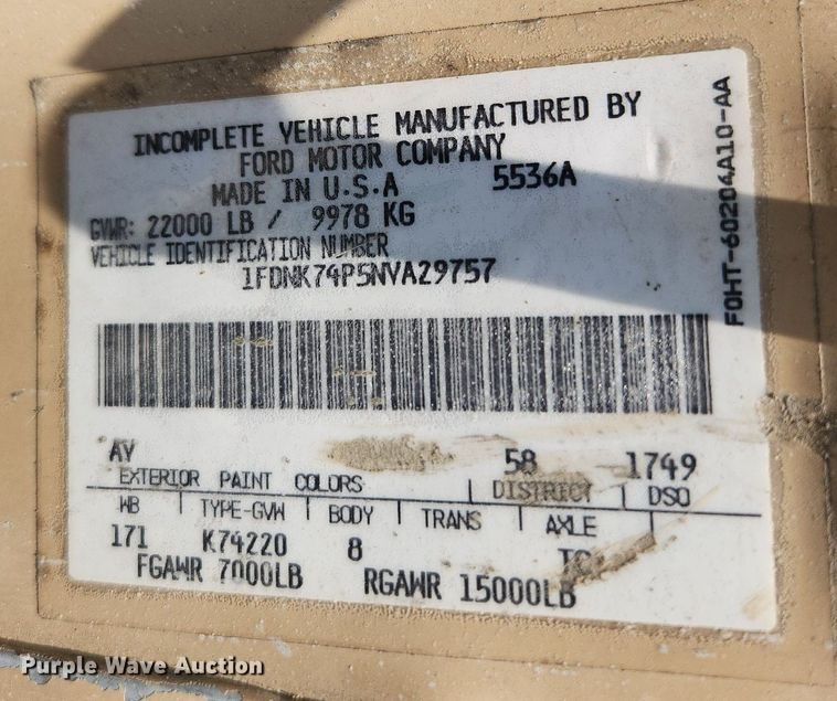 image for item LX9588 1992 Ford F700  flatbed truck