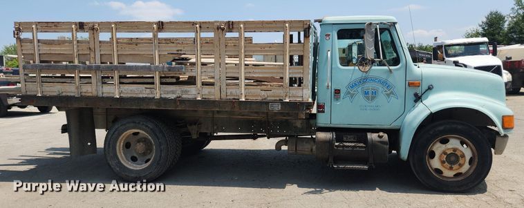 image for item LX9589 1991 International 4600  flatbed truck