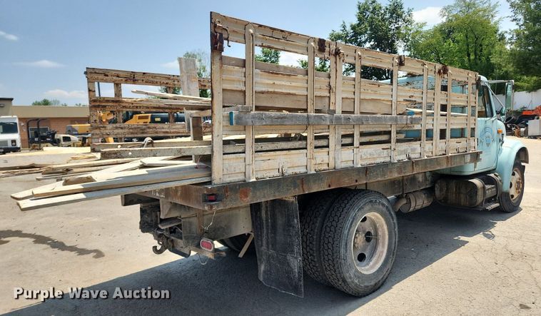 image for item LX9589 1991 International 4600  flatbed truck