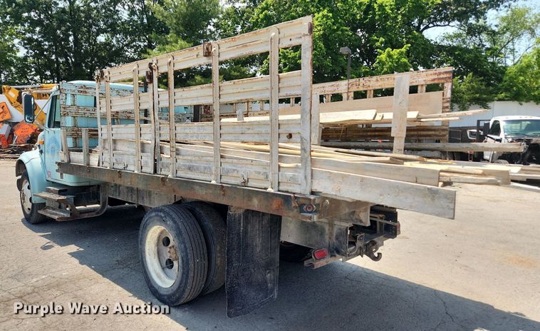 image for item LX9589 1991 International 4600  flatbed truck