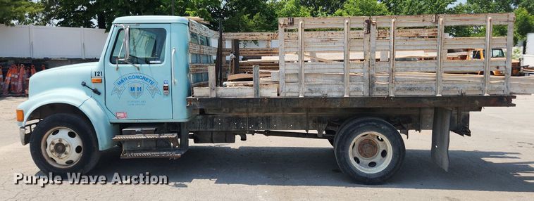 image for item LX9589 1991 International 4600  flatbed truck