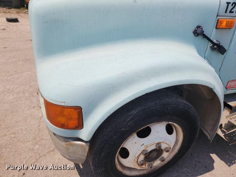 image for item LX9589 1991 International 4600  flatbed truck