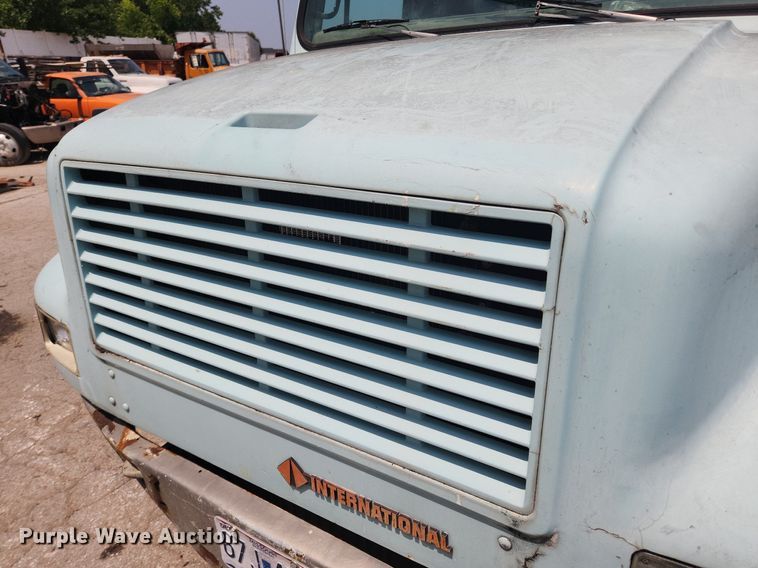 image for item LX9589 1991 International 4600  flatbed truck