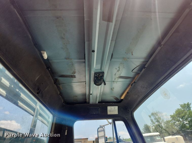 image for item LX9589 1991 International 4600  flatbed truck