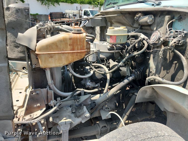 image for item LX9589 1991 International 4600  flatbed truck