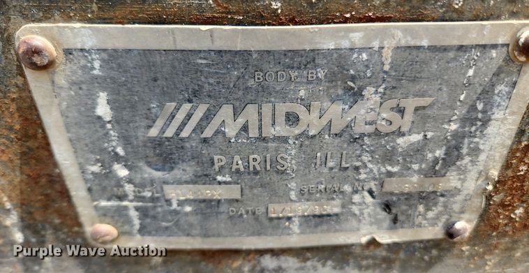 image for item LX9589 1991 International 4600  flatbed truck