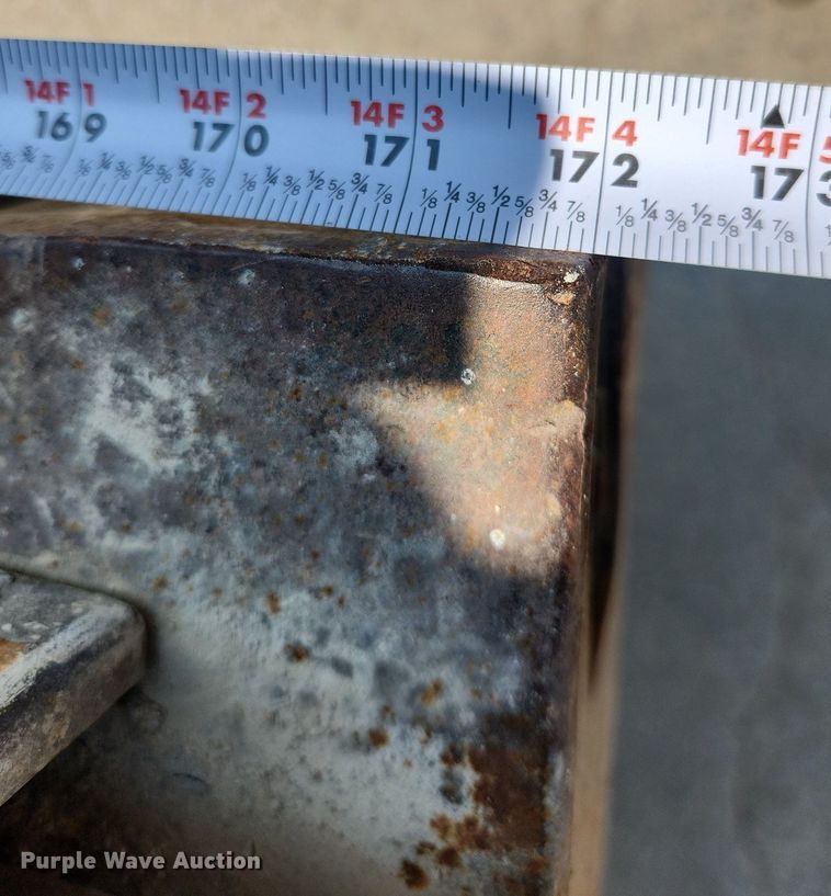 image for item LX9589 1991 International 4600  flatbed truck