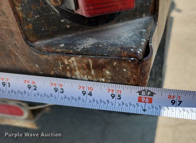 image for item LX9589 1991 International 4600  flatbed truck