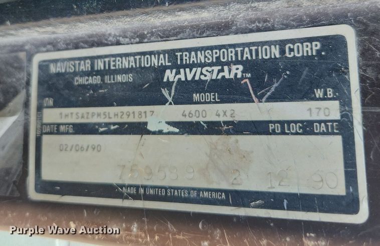 image for item LX9589 1991 International 4600  flatbed truck