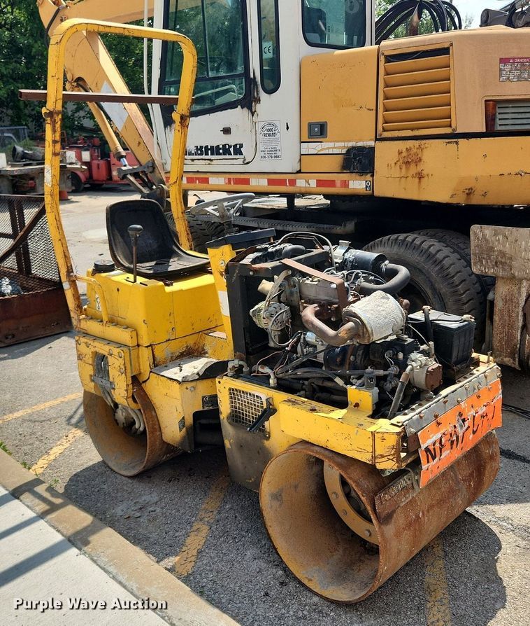 image for item LX9592 1999 Rammax CH4900  double drum vibratory roller