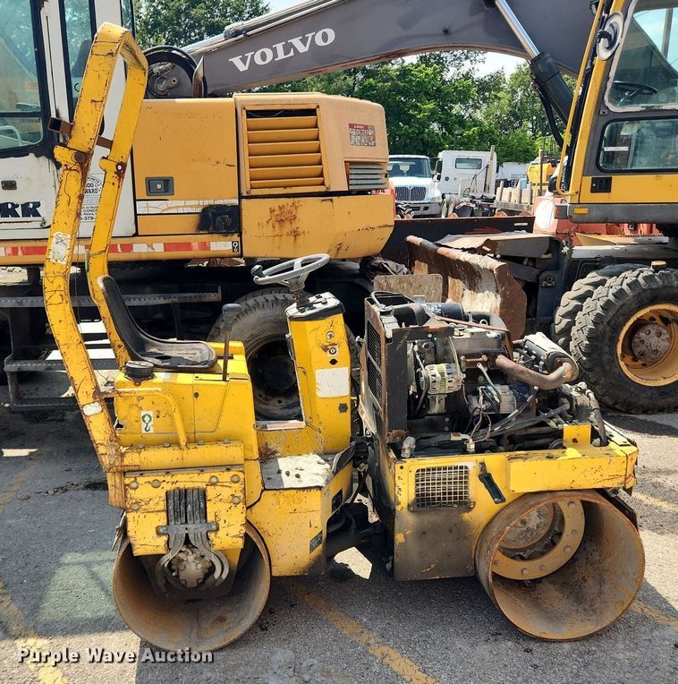 image for item LX9592 1999 Rammax CH4900  double drum vibratory roller