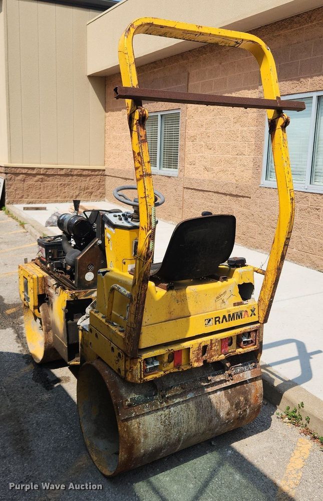 image for item LX9592 1999 Rammax CH4900  double drum vibratory roller