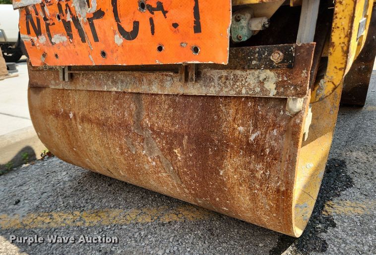 image for item LX9592 1999 Rammax CH4900  double drum vibratory roller