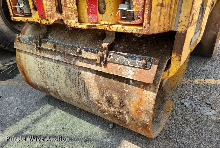 image for item LX9592 1999 Rammax CH4900  double drum vibratory roller