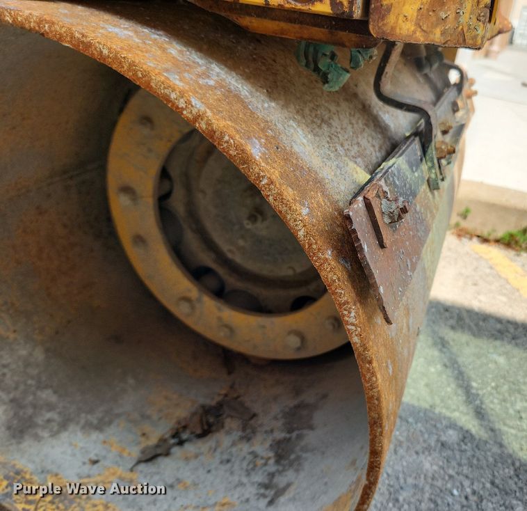 image for item LX9592 1999 Rammax CH4900  double drum vibratory roller