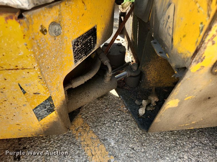 image for item LX9592 1999 Rammax CH4900  double drum vibratory roller