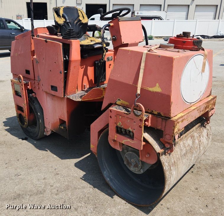 image for item LX9593 Vibromax W255K  single drum vibratory roller