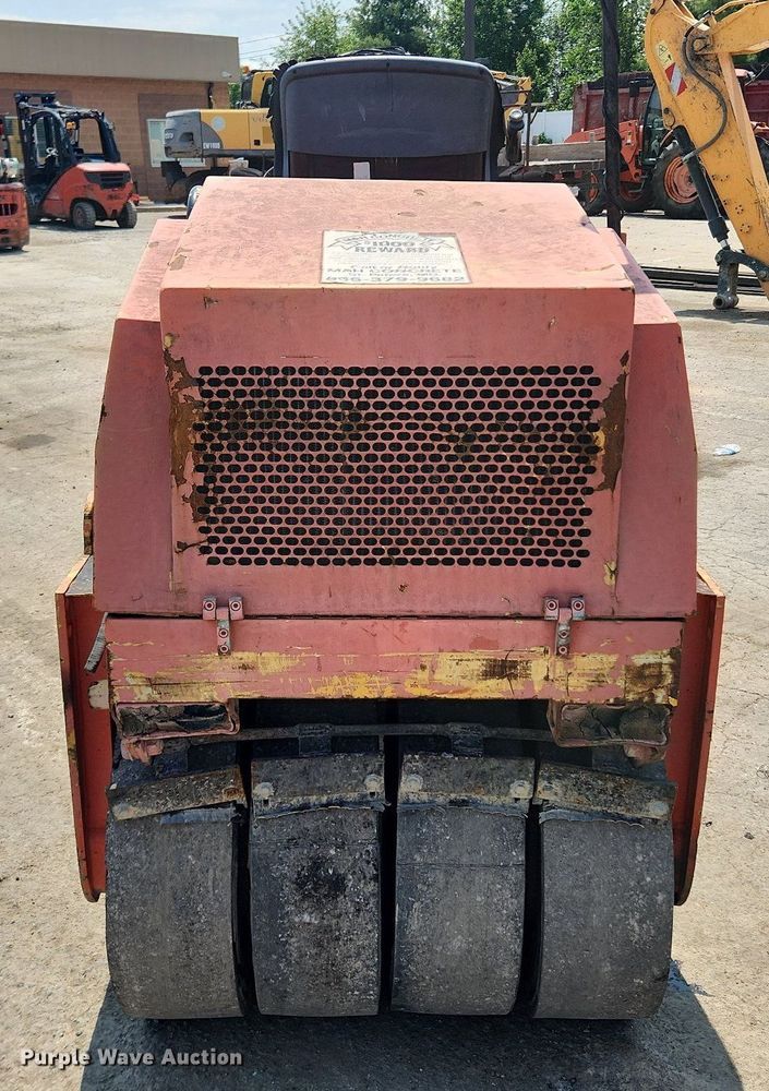 image for item LX9593 Vibromax W255K  single drum vibratory roller