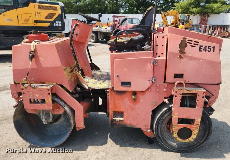 image for item LX9593 Vibromax W255K  single drum vibratory roller