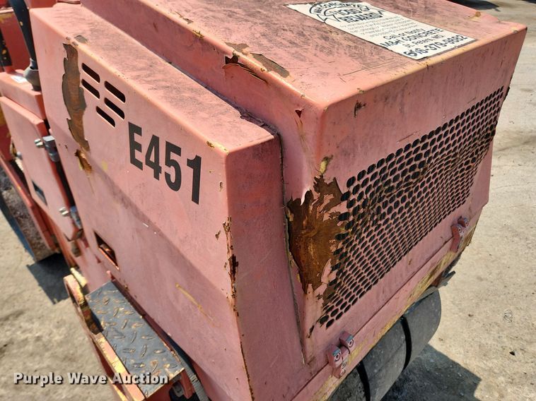 image for item LX9593 Vibromax W255K  single drum vibratory roller