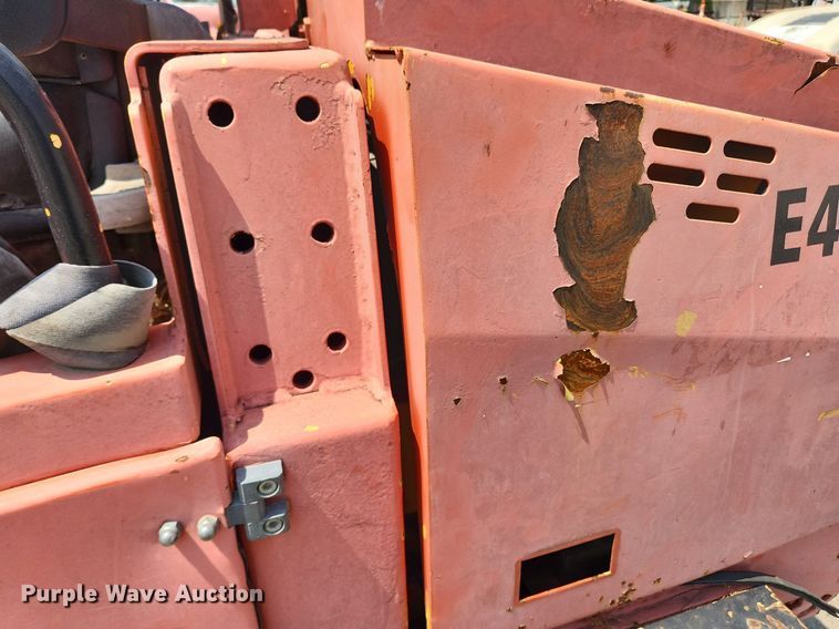 image for item LX9593 Vibromax W255K  single drum vibratory roller