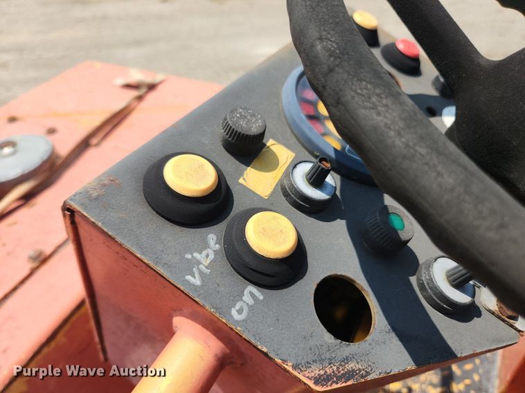 image for item LX9593 Vibromax W255K  single drum vibratory roller