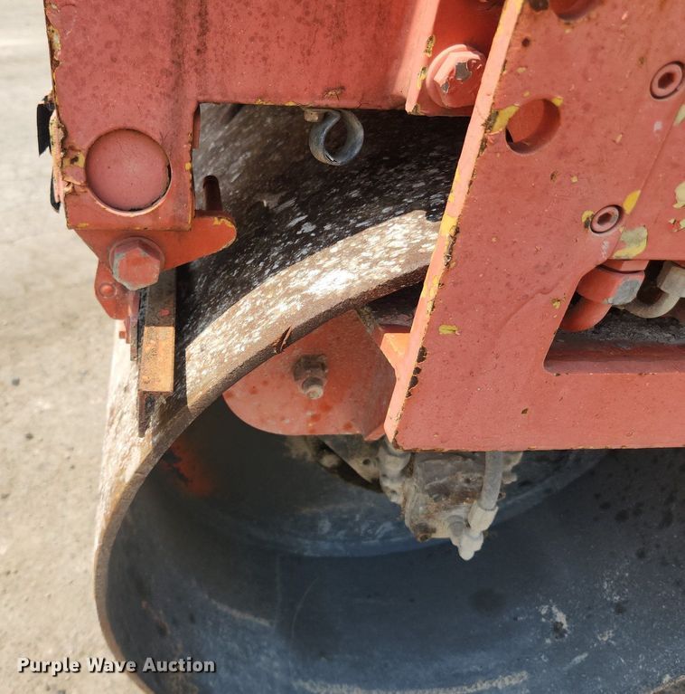 image for item LX9593 Vibromax W255K  single drum vibratory roller