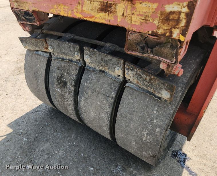 image for item LX9593 Vibromax W255K  single drum vibratory roller