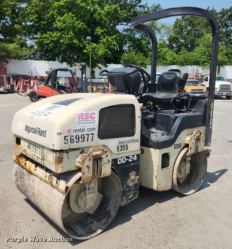 image for item LX9594 Ingersoll Rand DD24  double drum vibratory roller