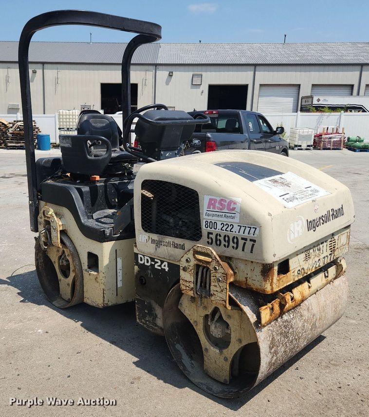 image for item LX9594 Ingersoll Rand DD24  double drum vibratory roller