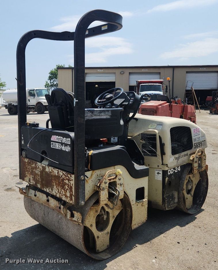 image for item LX9594 Ingersoll Rand DD24  double drum vibratory roller
