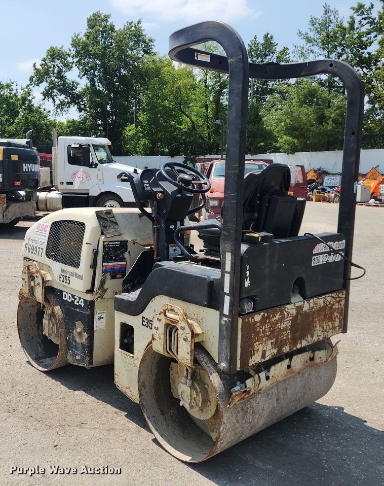 image for item LX9594 Ingersoll Rand DD24  double drum vibratory roller